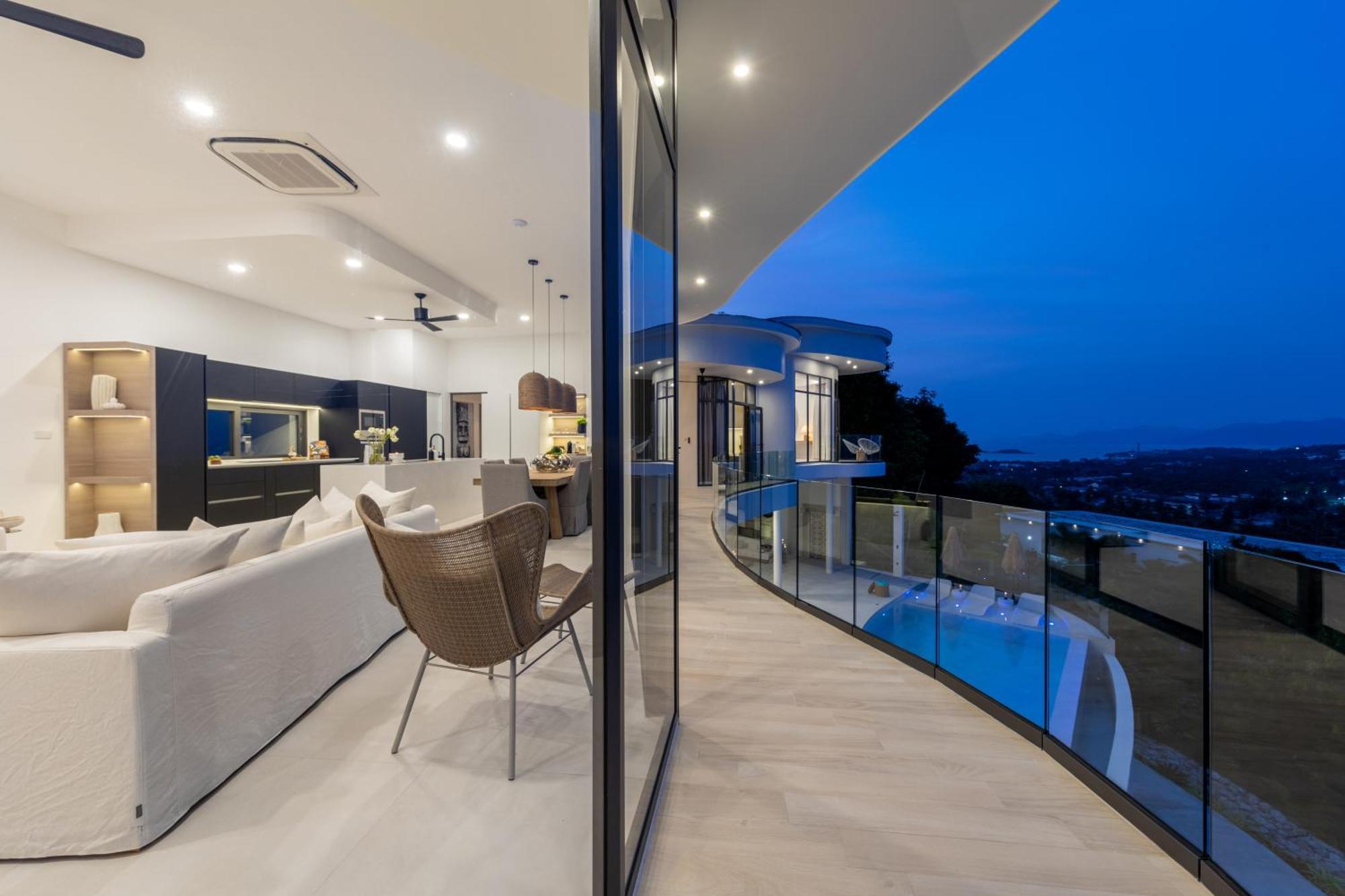Skyline 9 - Spacious & Stylish Luxury Panoramic Seaview With Outdoor Living & Kitchen, Outdoor Cinema, Private Gym, Salt Water Pool With Jacuzzi In Plai Laem