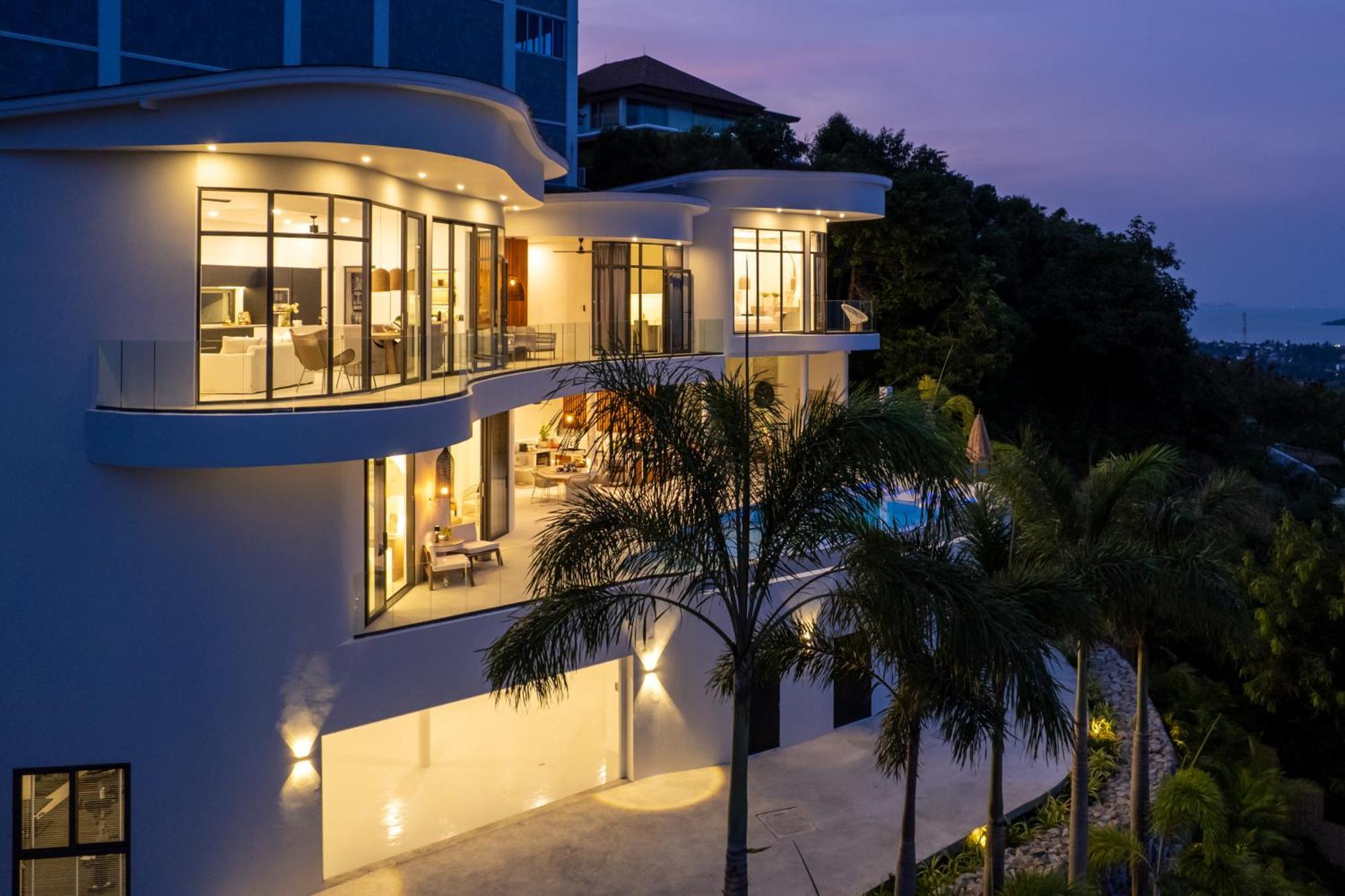Skyline 9 - Spacious & Stylish Luxury Panoramic Seaview With Outdoor Living & Kitchen, Outdoor Cinema, Private Gym, Salt Water Pool With Jacuzzi In Plai Laem Villa *
