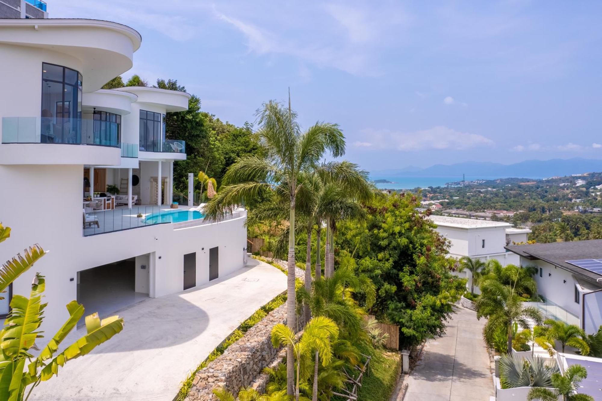 Skyline 9 - Spacious & Stylish Luxury Panoramic Seaview With Outdoor Living & Kitchen, Outdoor Cinema, Private Gym, Salt Water Pool With Jacuzzi In Plai Laem * Koh Samui