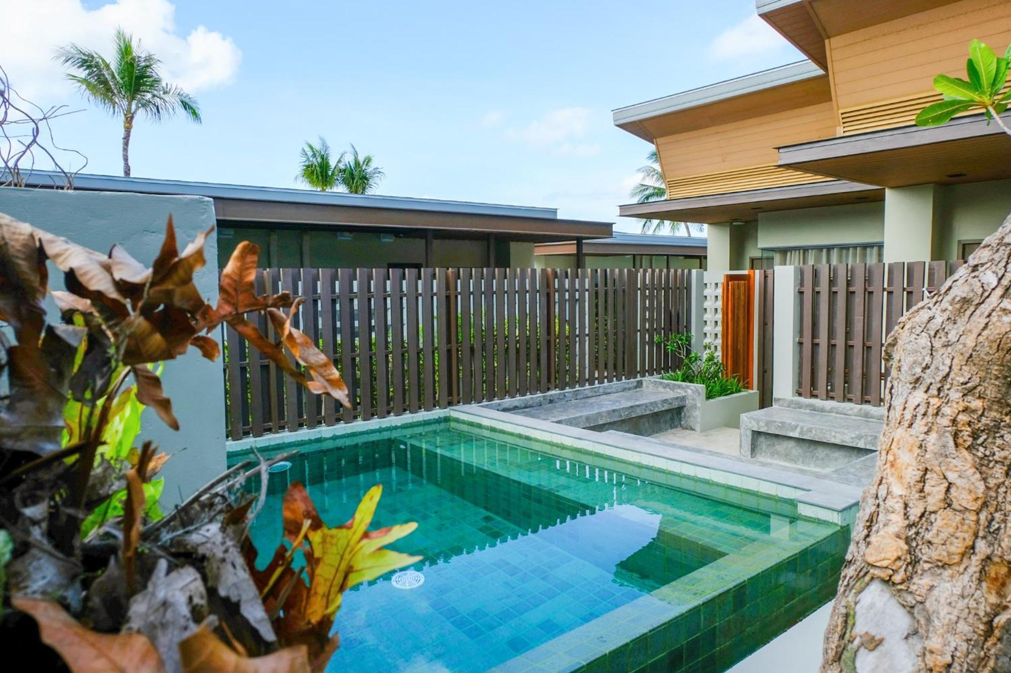 Prana Nandana Tempat peranginan Pantai Bangrak