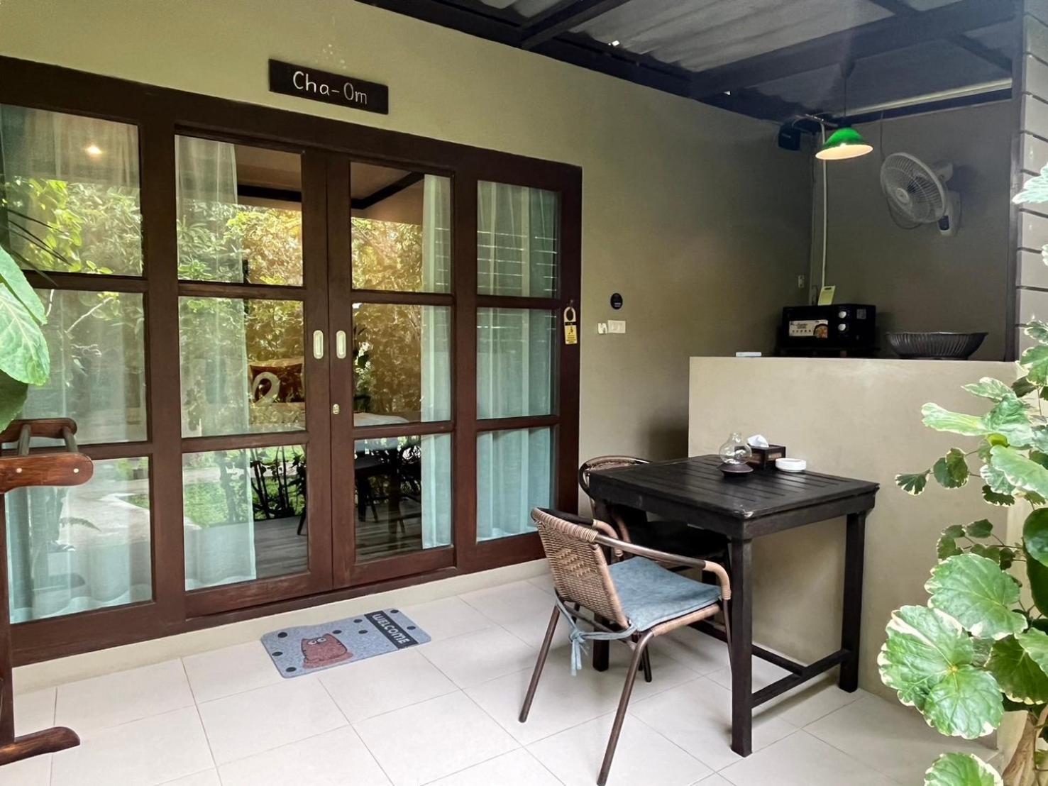 Bang Po Hut Resort 3*