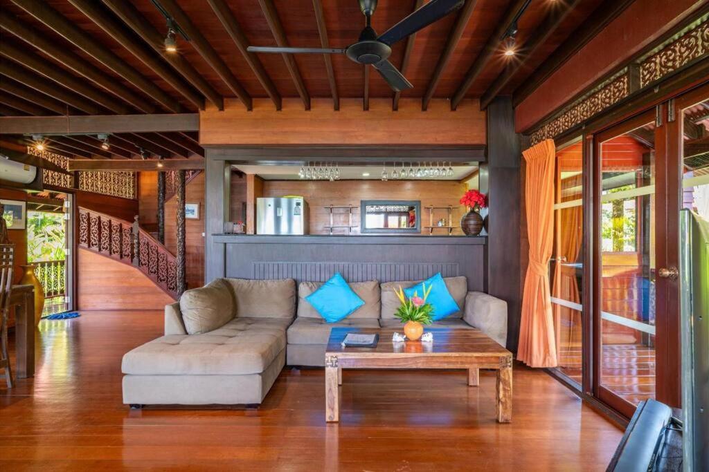 Tropical Beachside 4 Bedroom - Kbr23 * Amphoe Koksamui