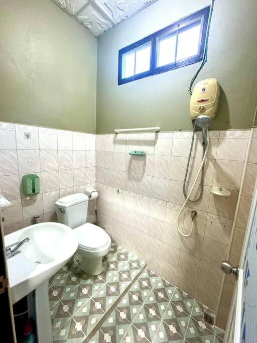 Local Garden 2br 2bath Wifi Ferienhaus
