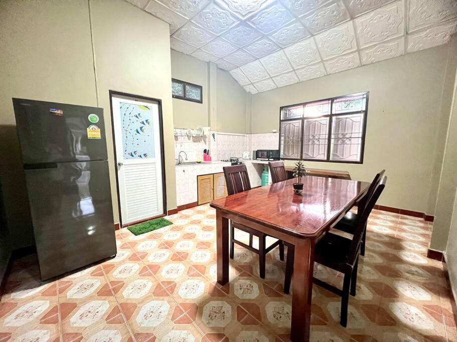 Ferienhaus Local Garden 2br 2bath Wifi