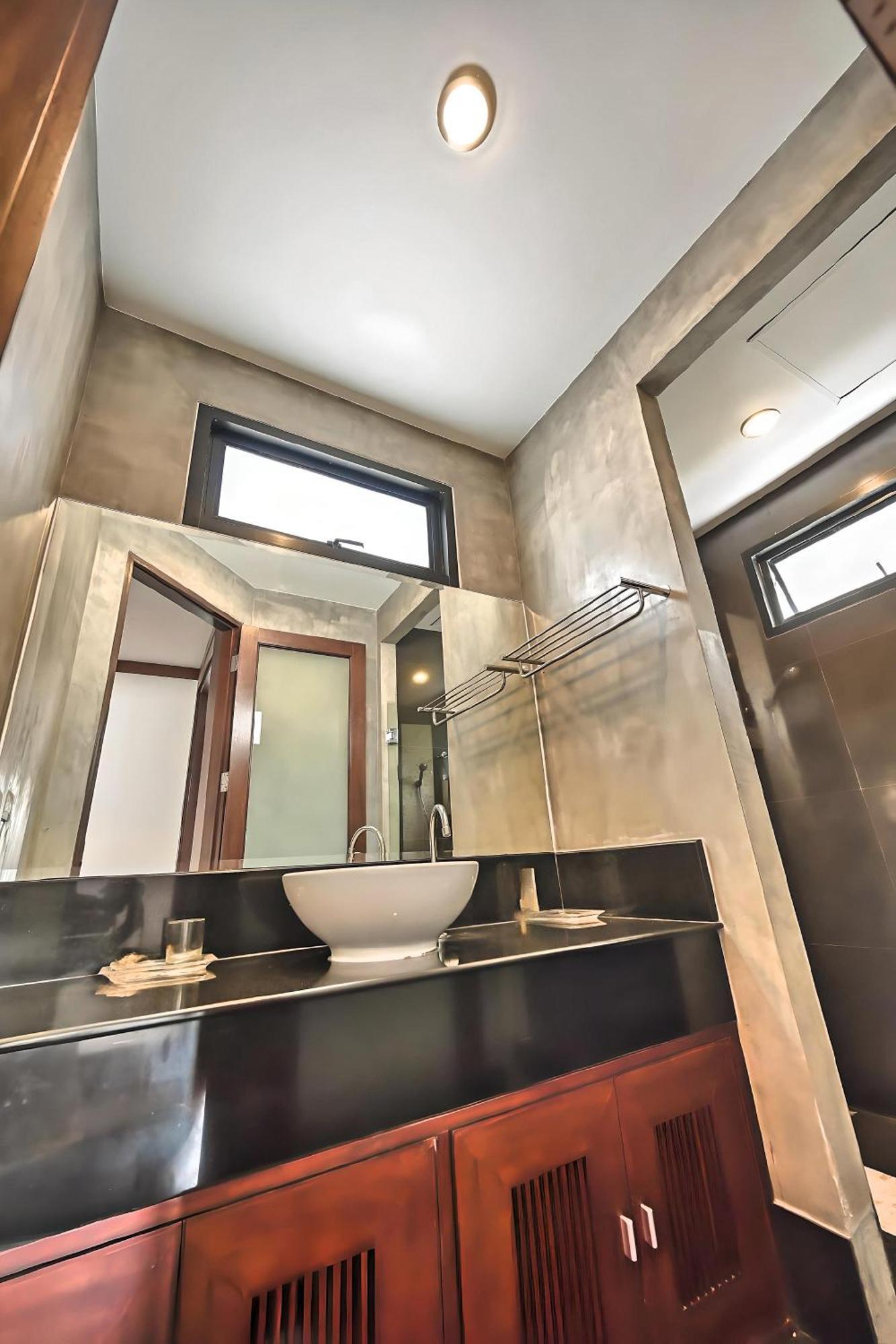 Seaview Escape - Private Pool & Private Cinema *
