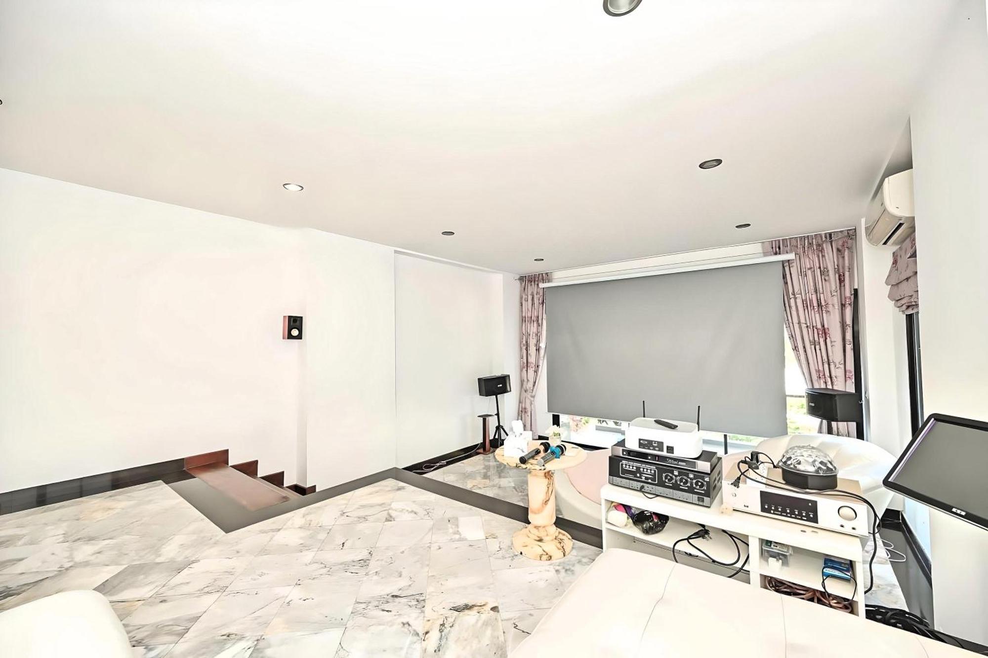 Seaview Escape - Private Pool & Private Cinema Villa Ban Thong Phlu