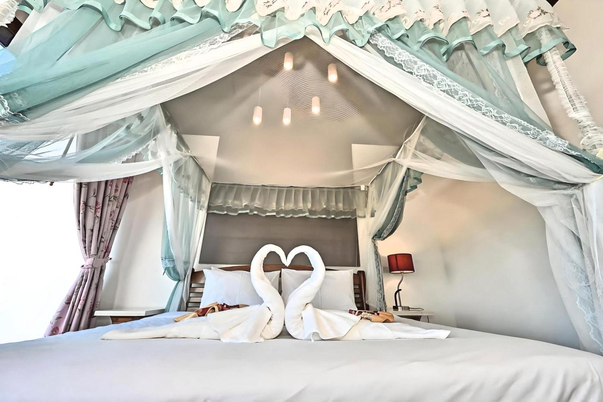 Seaview Escape - Private Pool & Private Cinema Villa
