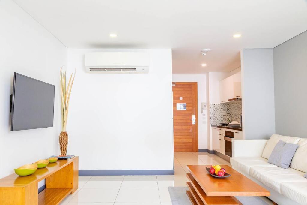 Modern & Cozy - Close To In Apartment *
