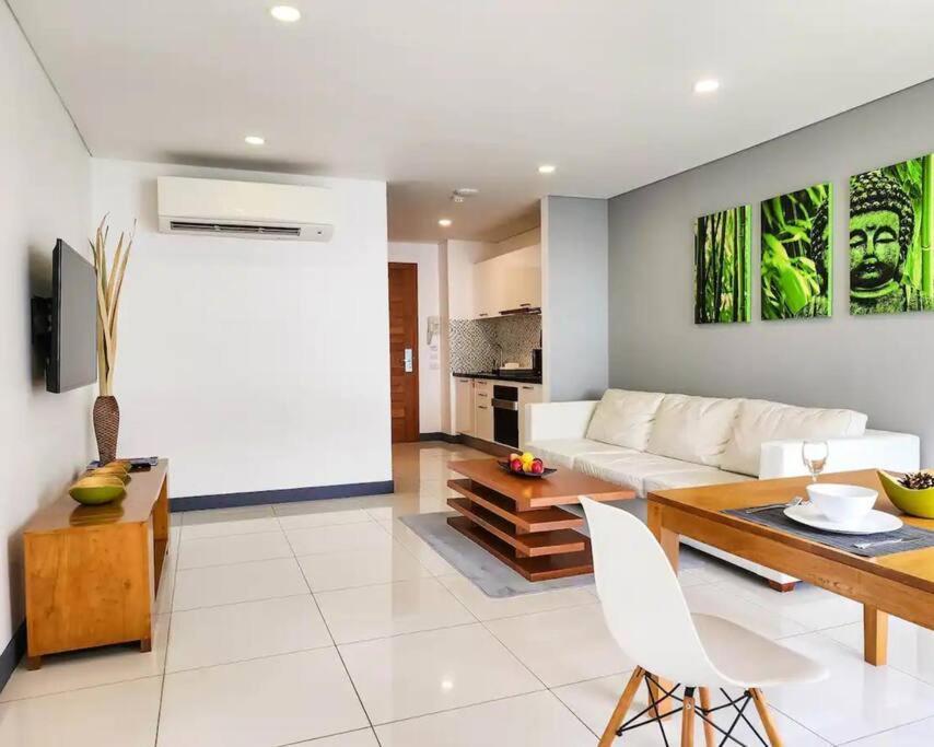 Apartment Modern & Cozy - Close To In *