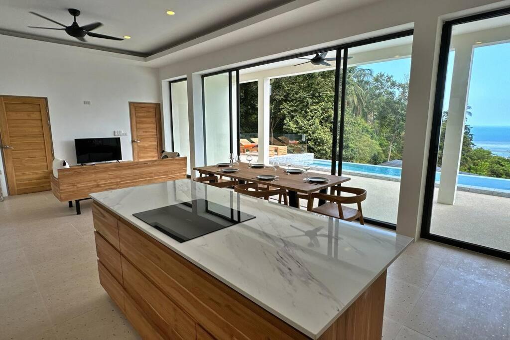 Capri Piscine Jacuzzi Vue Villa