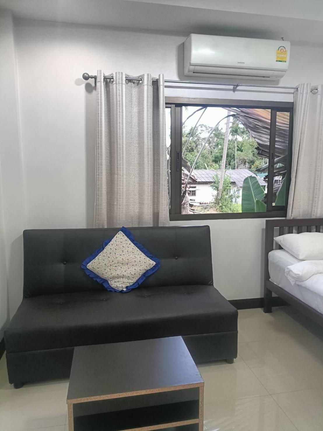 Wasin House One Bedroom - Maenum Holiday home