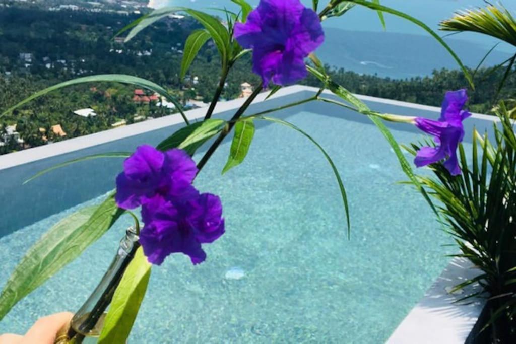 6-bedrooms In Noi Villa