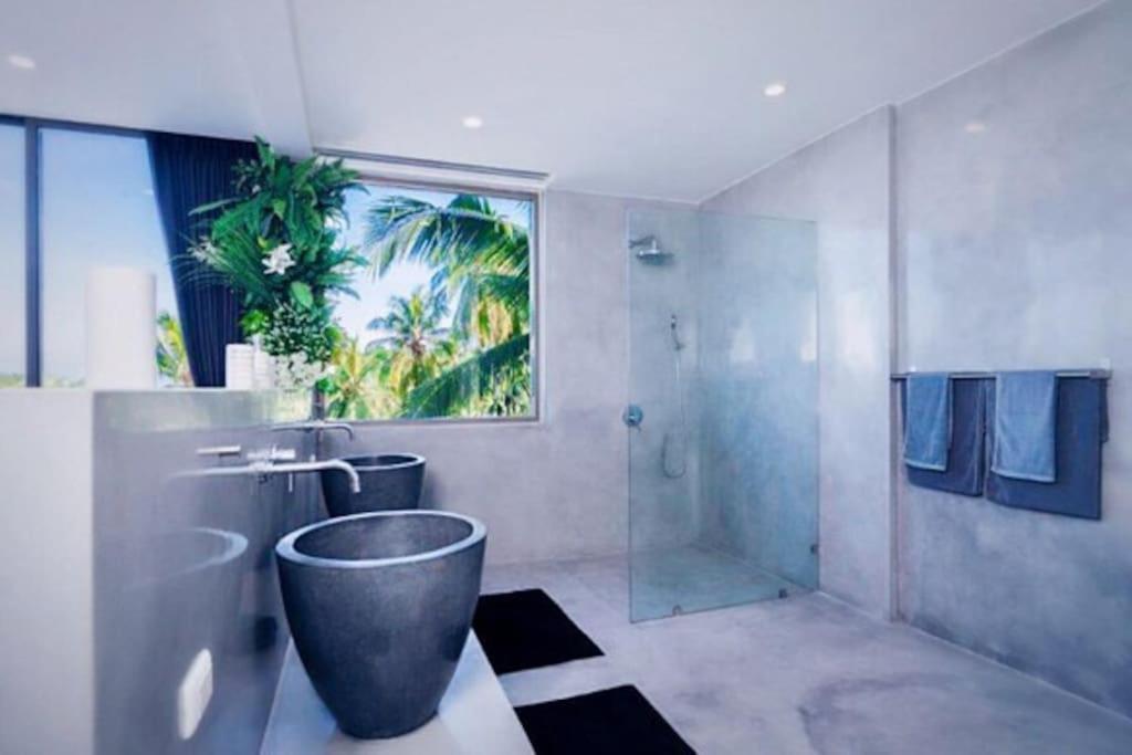 Villa 6-bedrooms In Noi *