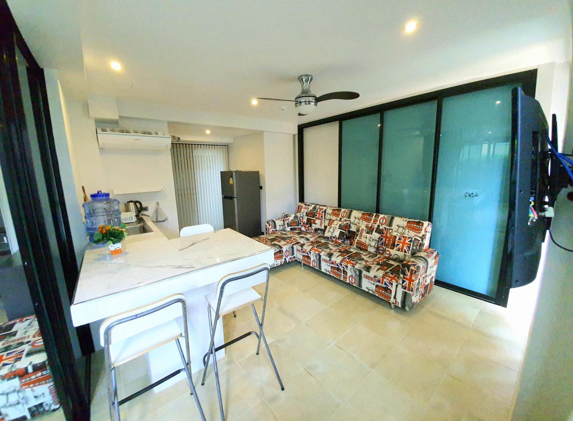 Penthouse Crystal Bay Apartment
