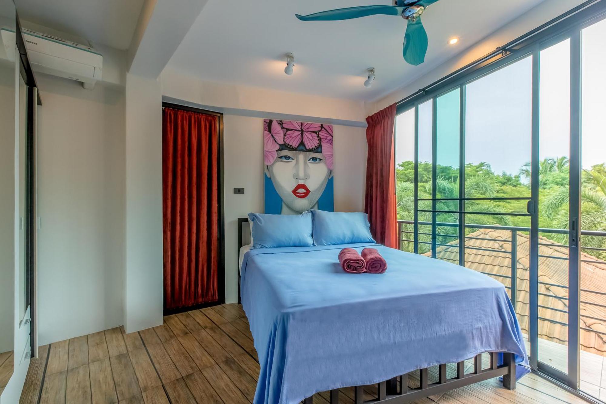Penthouse Crystal Bay Apartment *