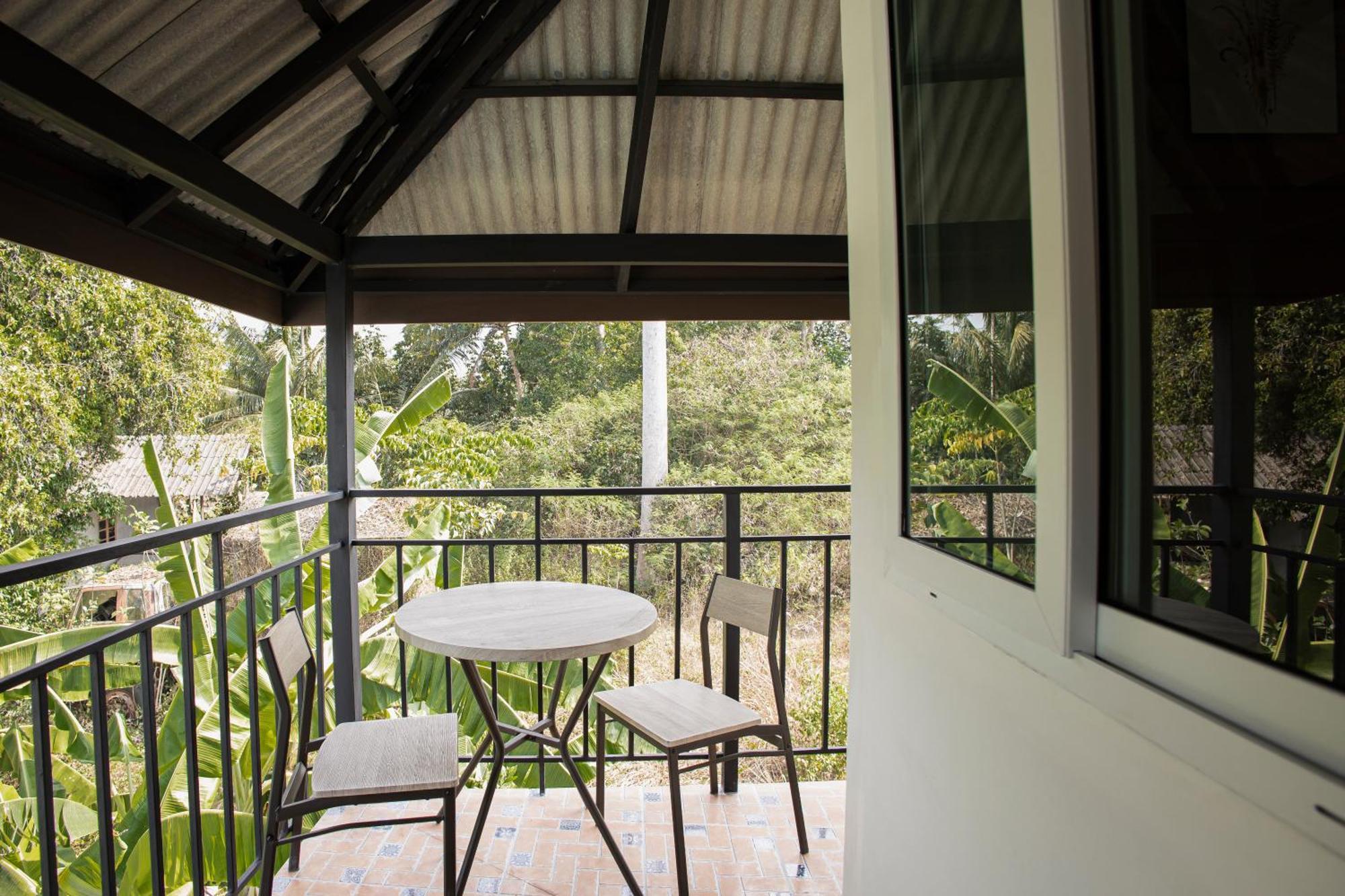 Hostel Blockhouse Samui Mae Nam