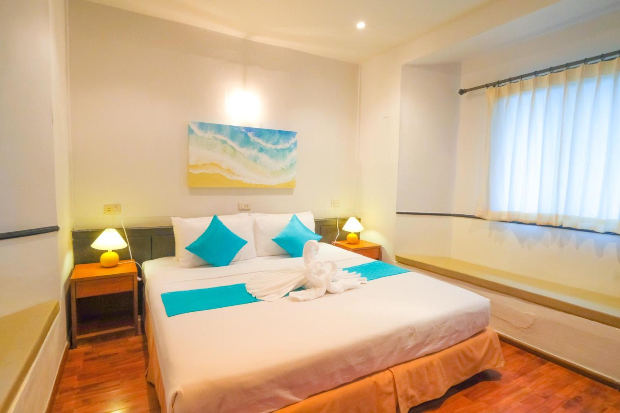 Smile Samui Front Hotel 4*