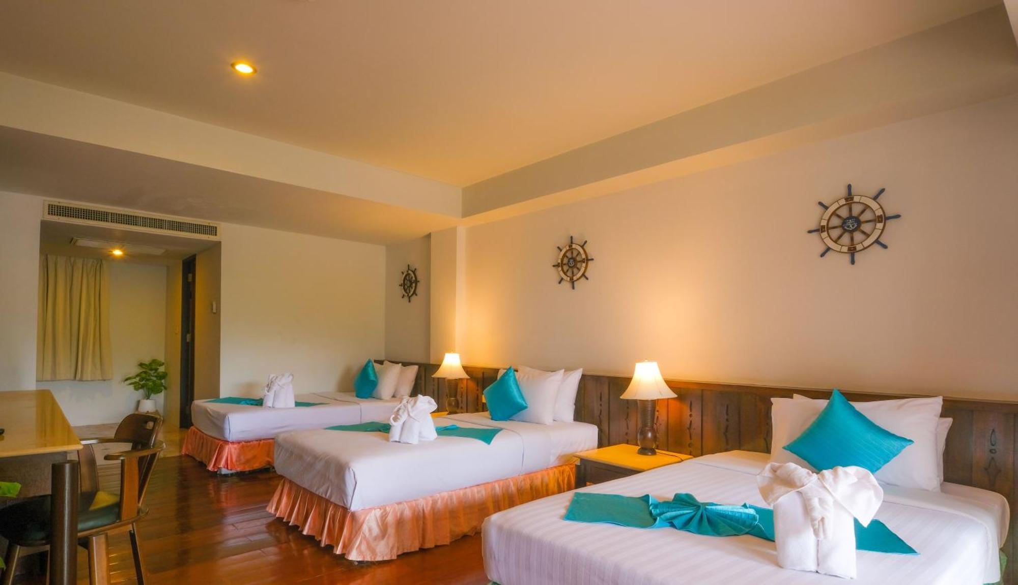 Hotel Smile Samui Front 4*
