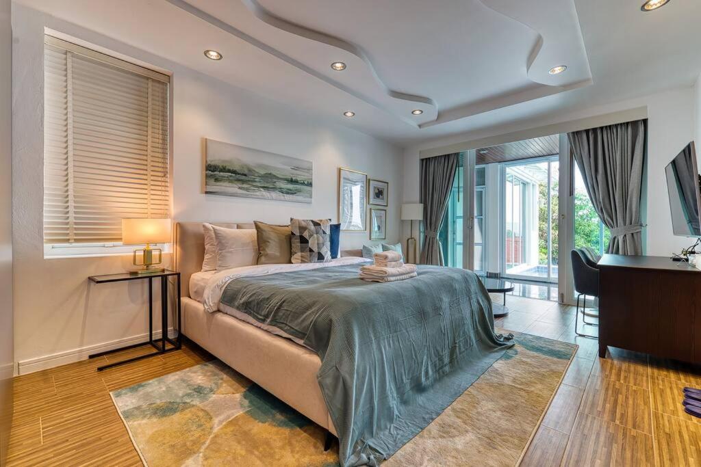 New 8 Bedroom Seaview Gym Pool Holiday home