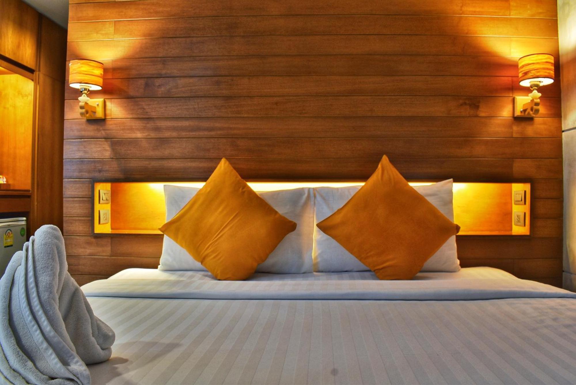 Hotel J4 Samui - Sha 2*