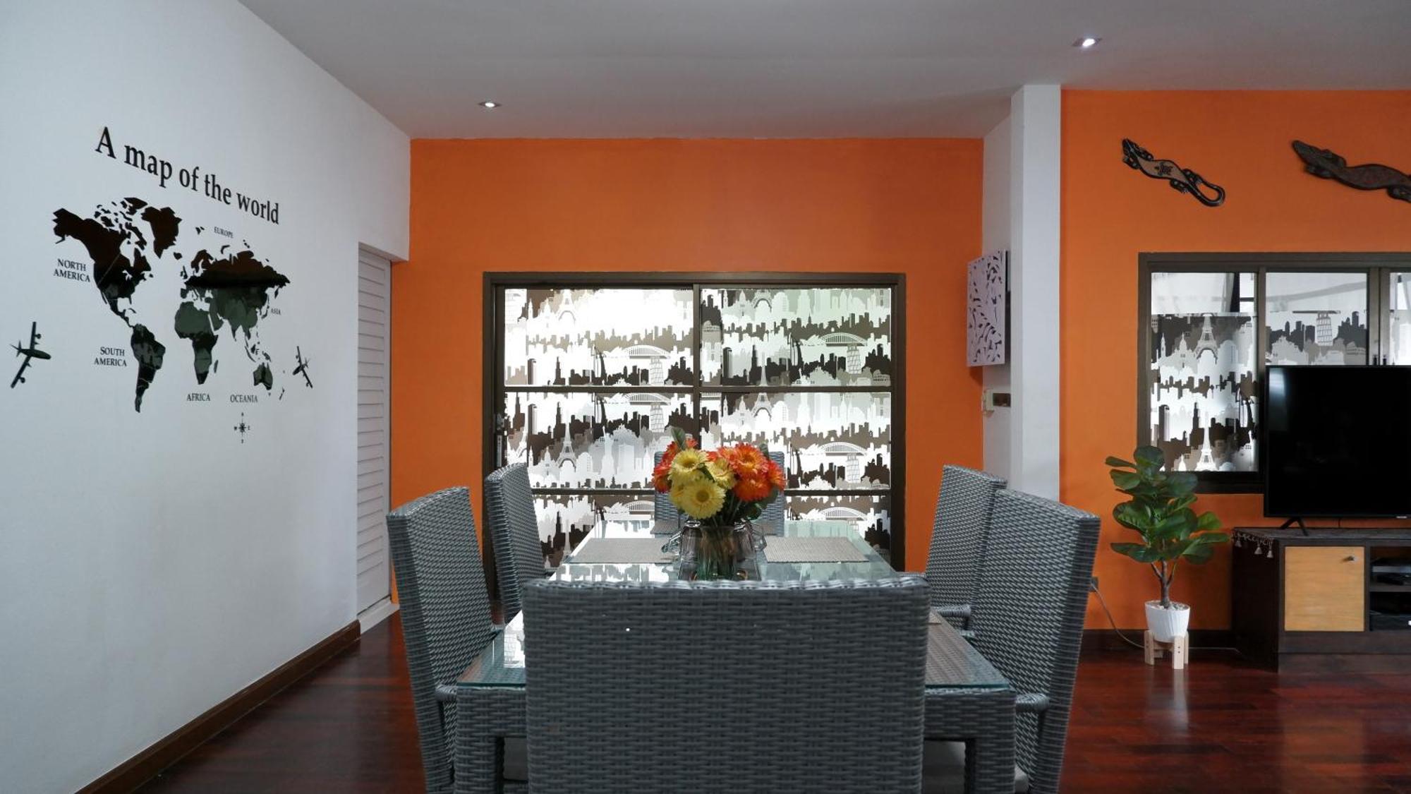 Bangrak Cozy Apartment