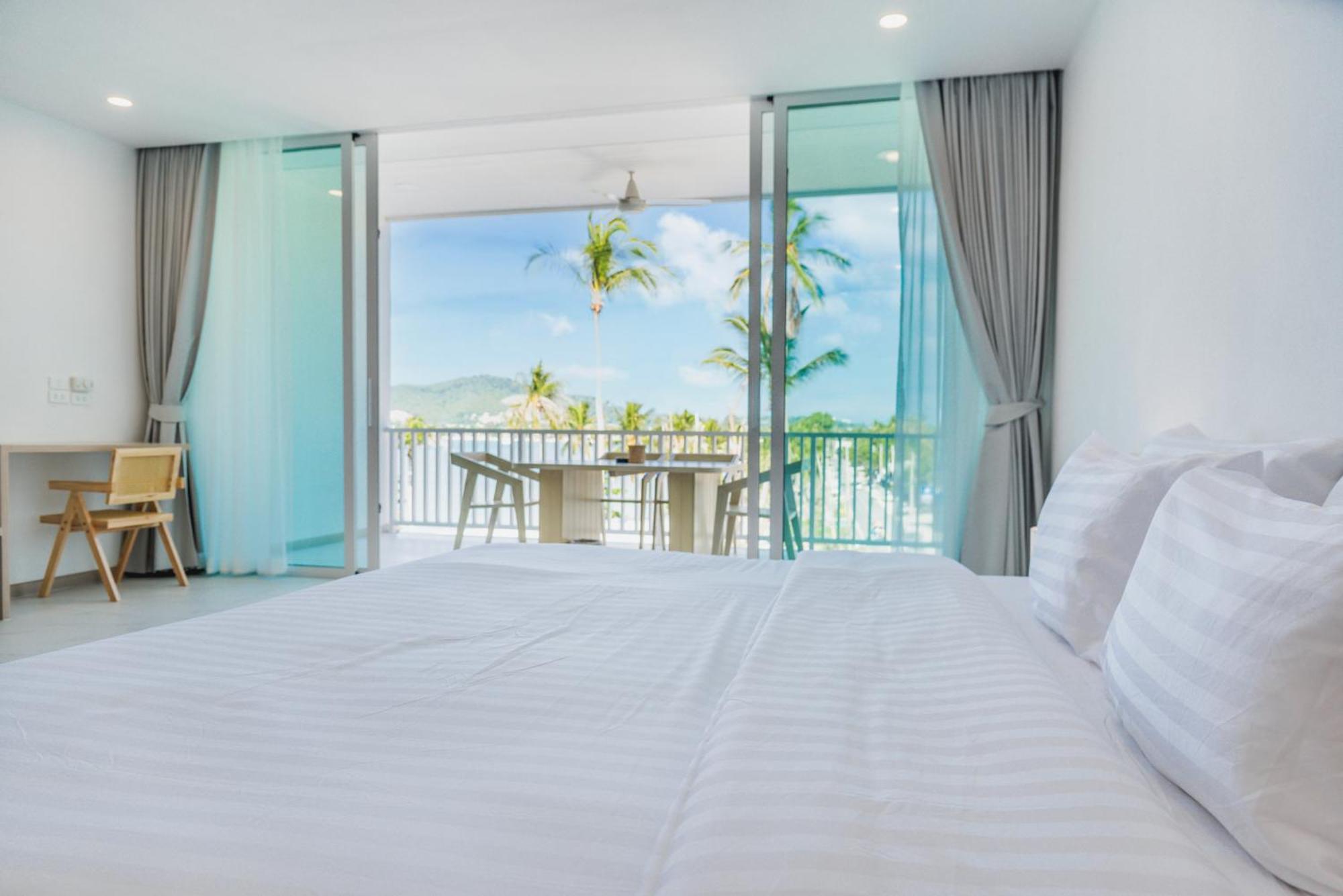 Beachfront Luxury 33 *