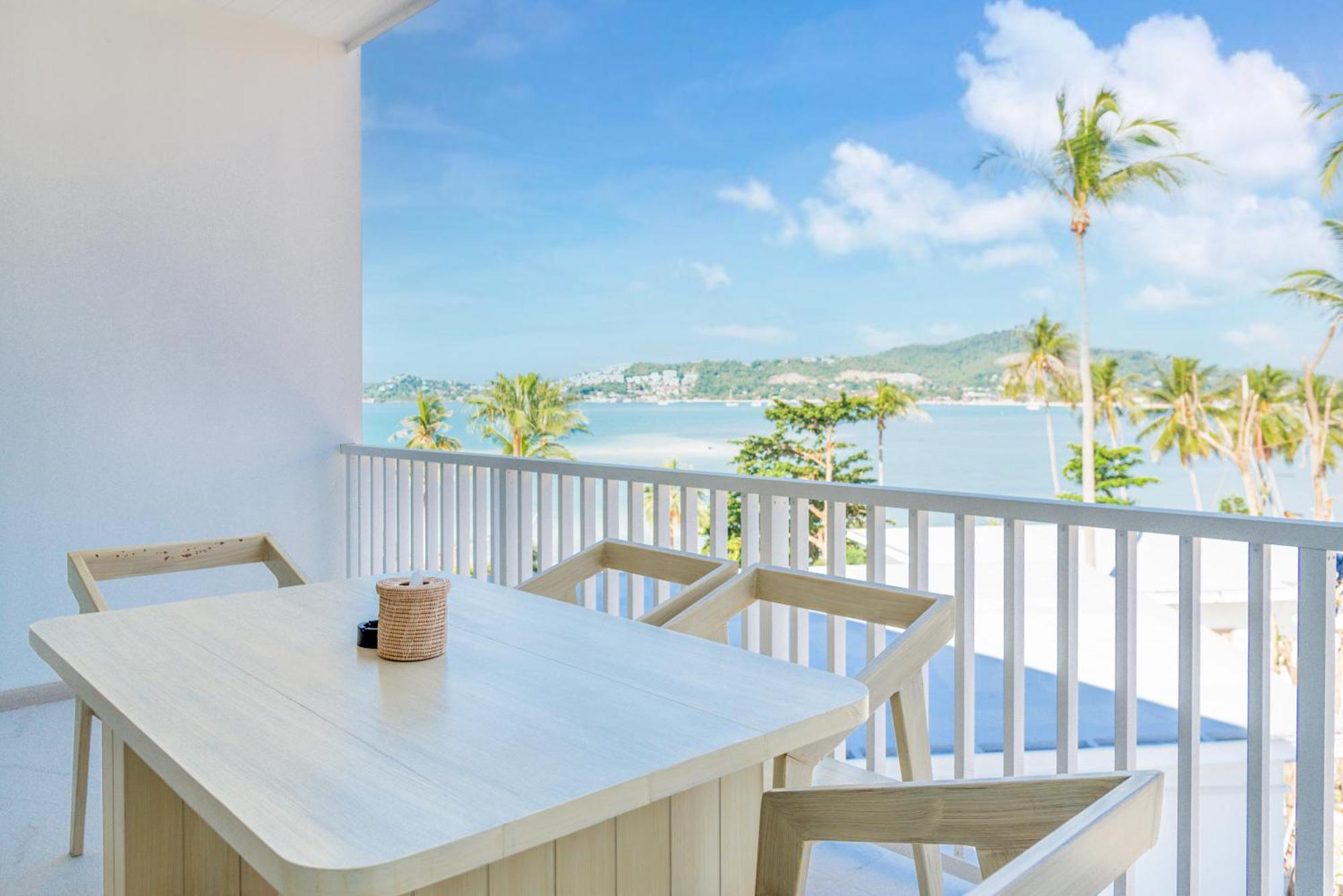Beachfront Luxury 33 Apartment