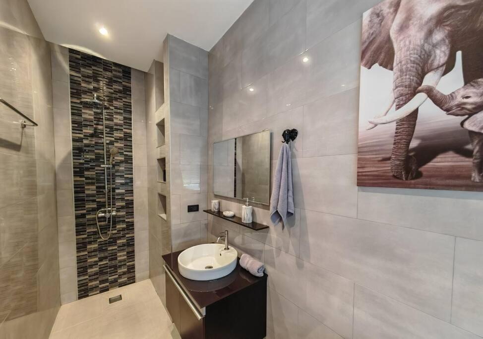 Sky Elefants Pool Villa *