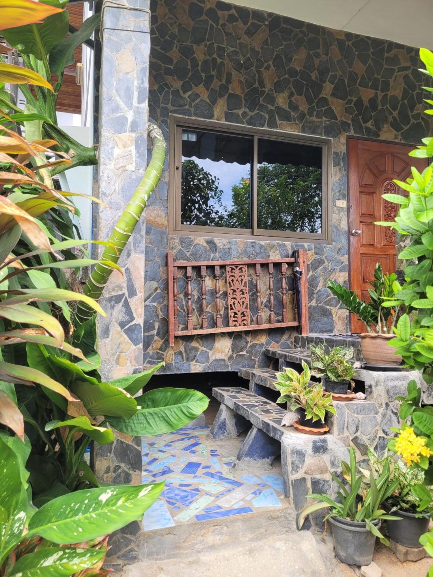 Paradise Escape Nr W/veranda, Bicycle, Wi-fi Holiday home