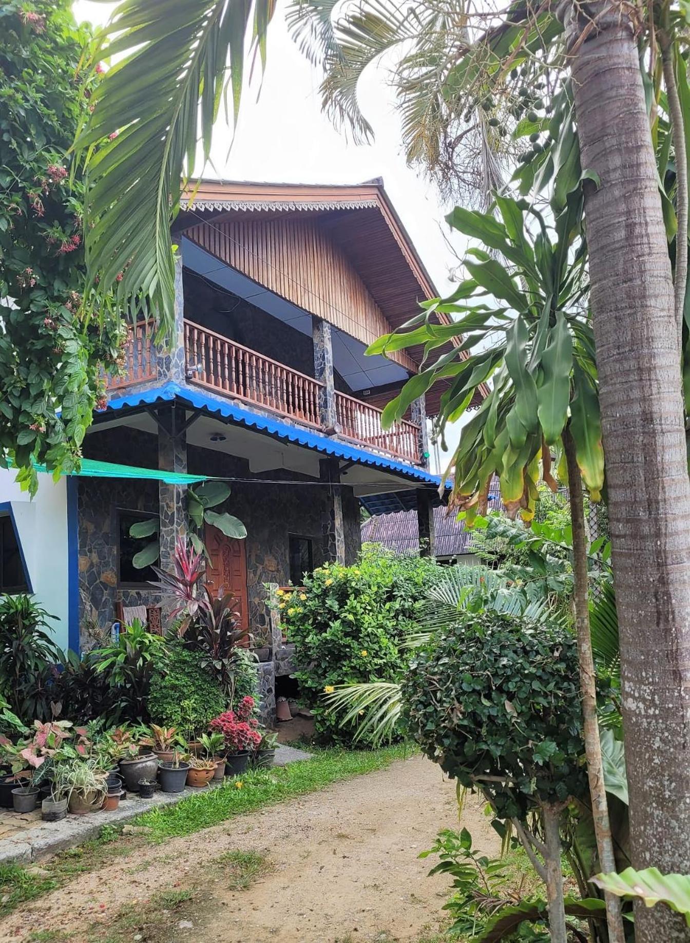 Paradise Escape Nr W/veranda, Bicycle, Wi-fi Holiday home *