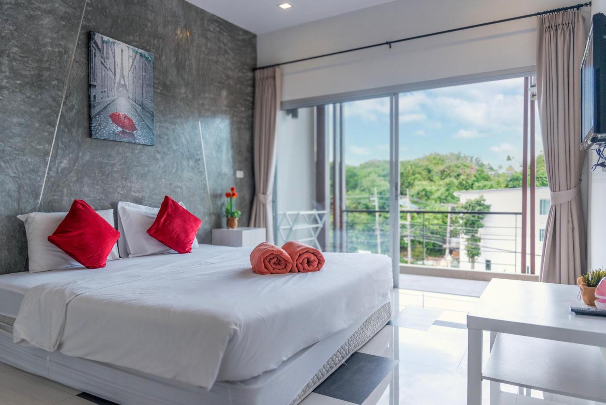 Seaview Bangrak 1 Apartment