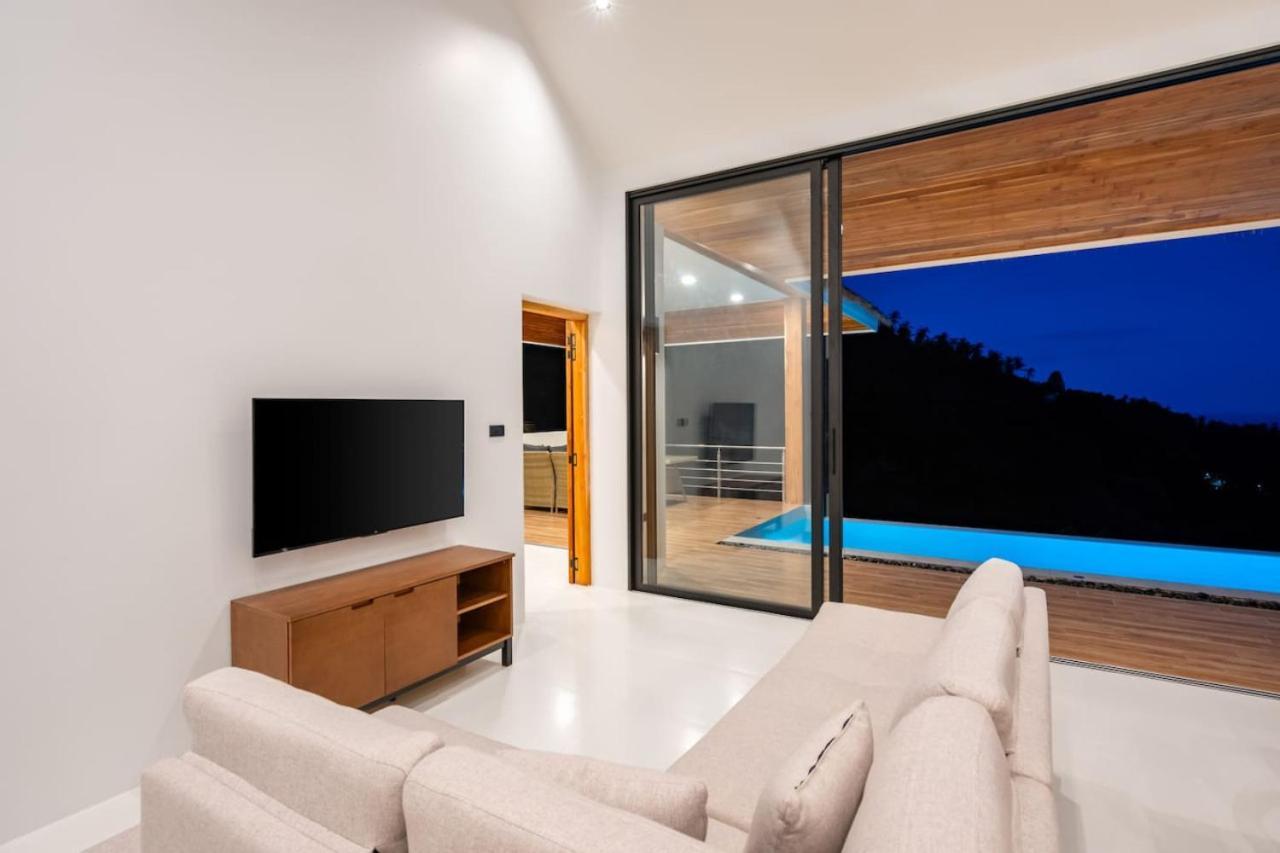 Ferienhaus Sunrise Hills Tranquil 4br Pool Sea View