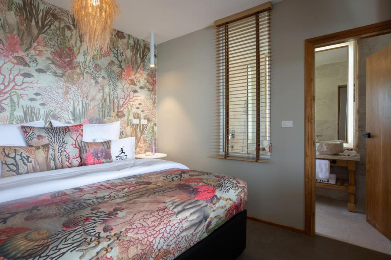 C 8br Luxury Seaview Villa, 2 Swimming Pools *