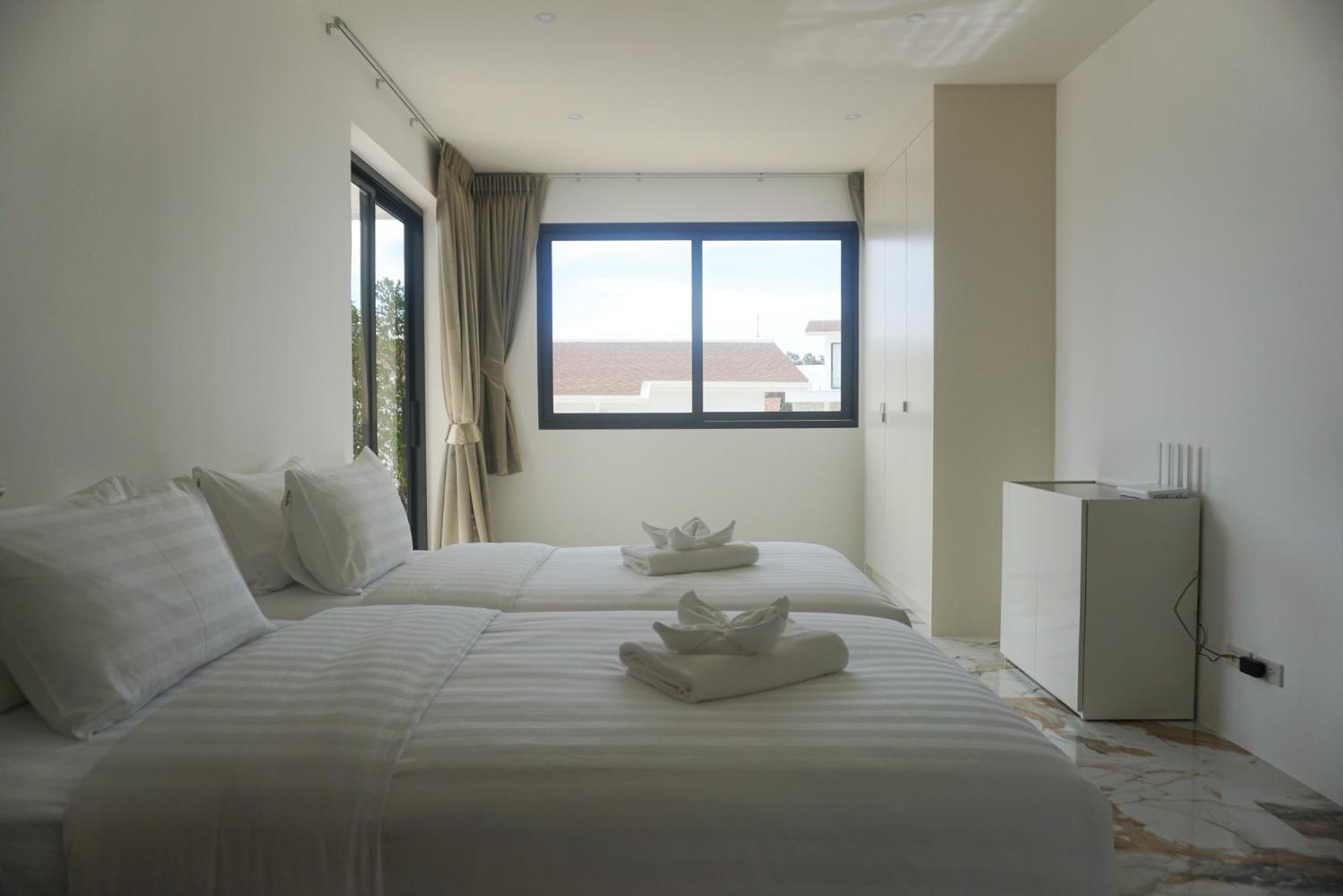 Villa Naira Hillside Pool *