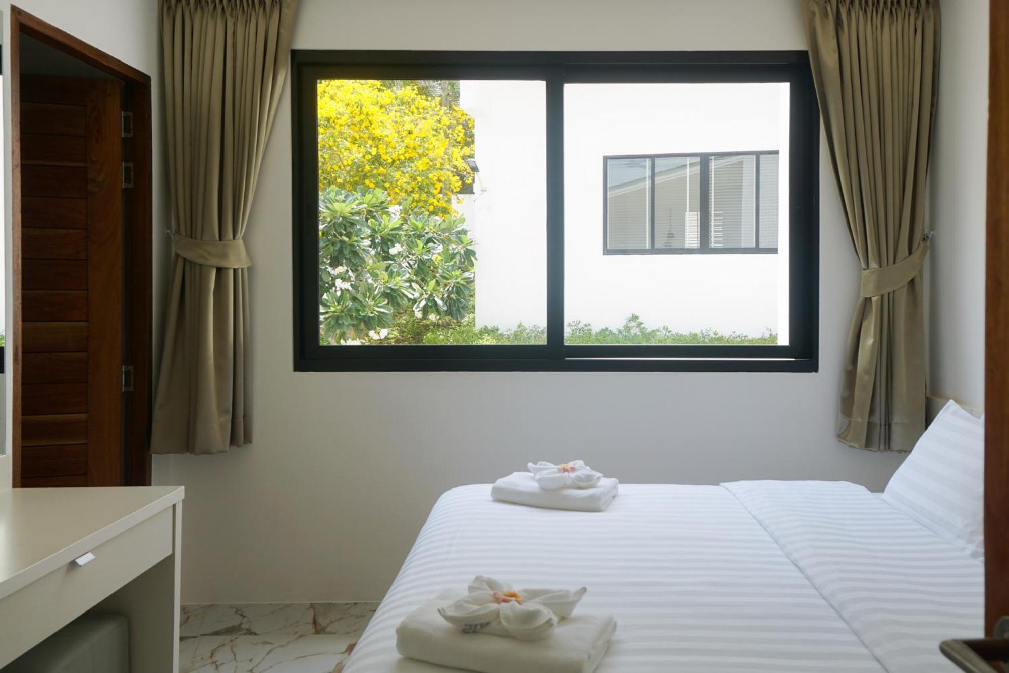 Naira Hillside Pool * Bophut