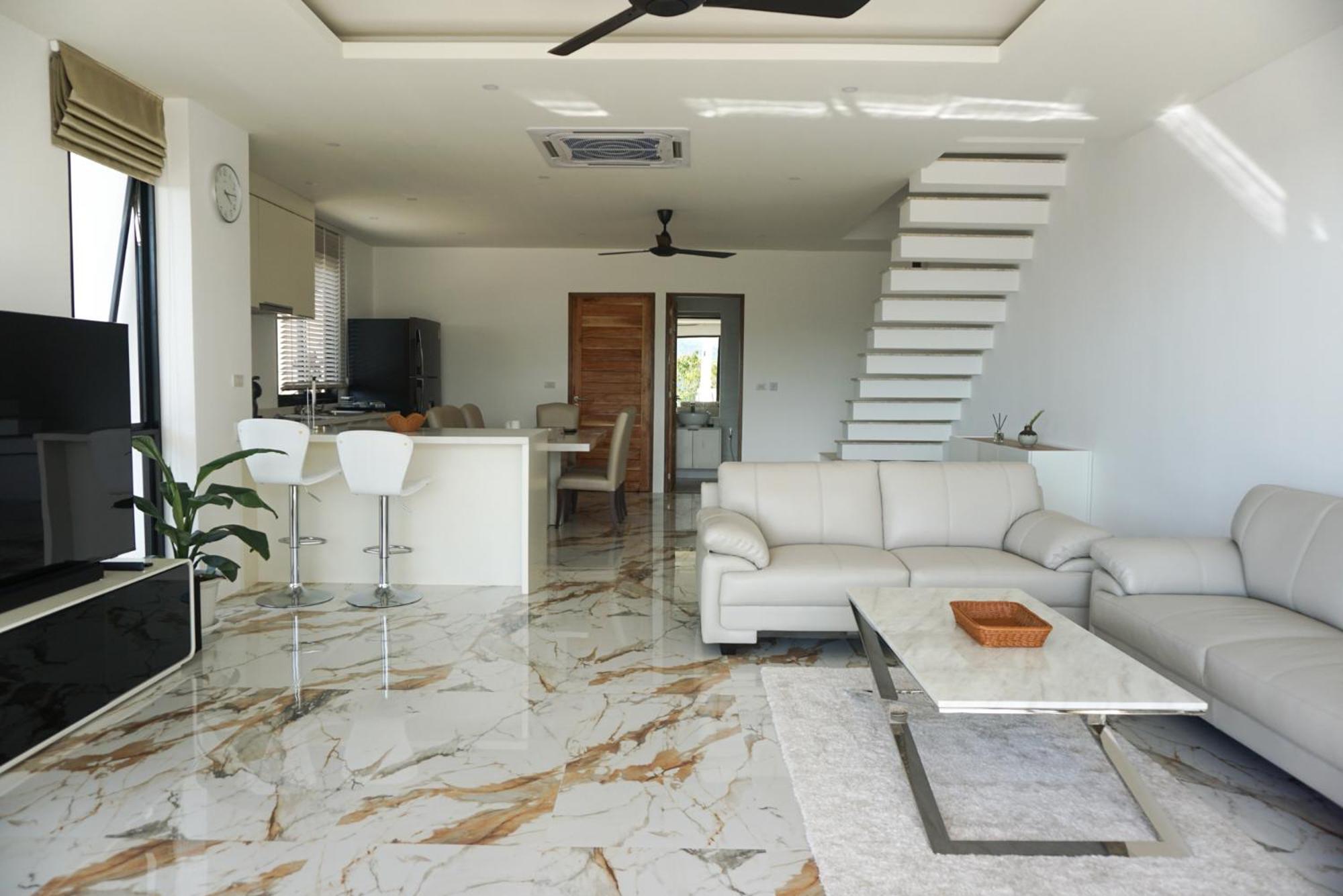 Naira Hillside Pool