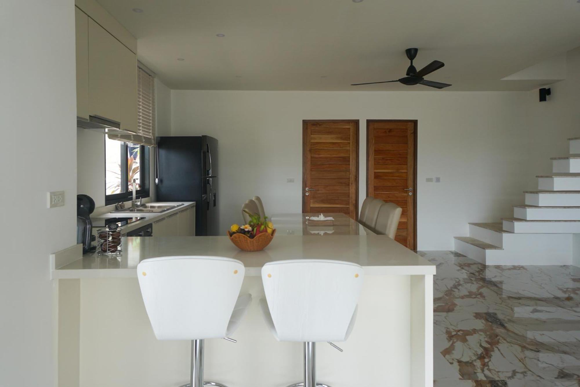 Naira Hillside Pool Villa *