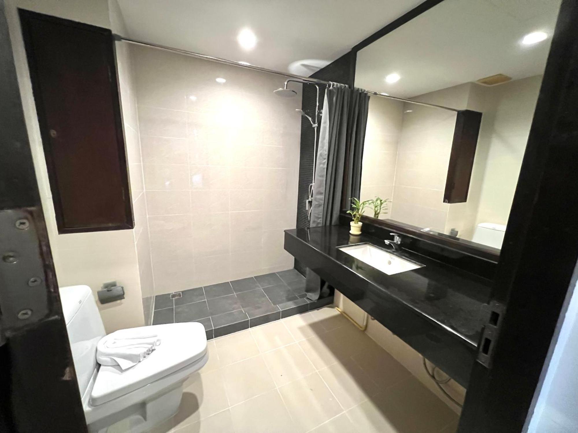 2 Brs Flat Near Fishermans Village *