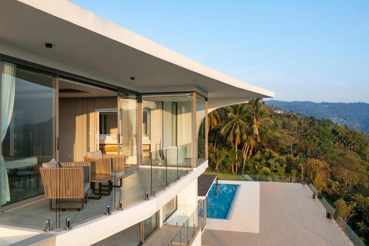 Me Huge And Luxurious Villa Ban Thong Phlu