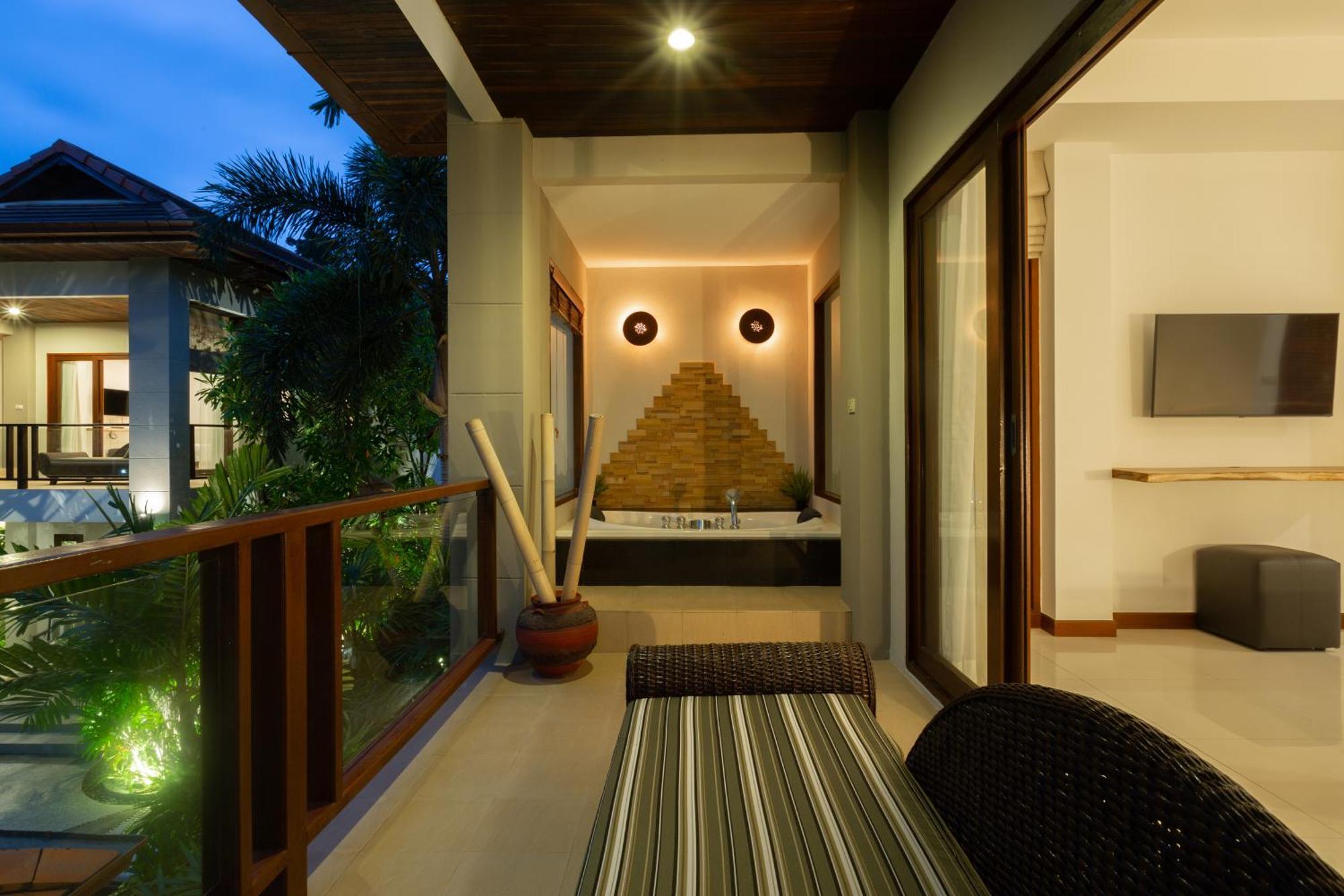 4 Secluded Private