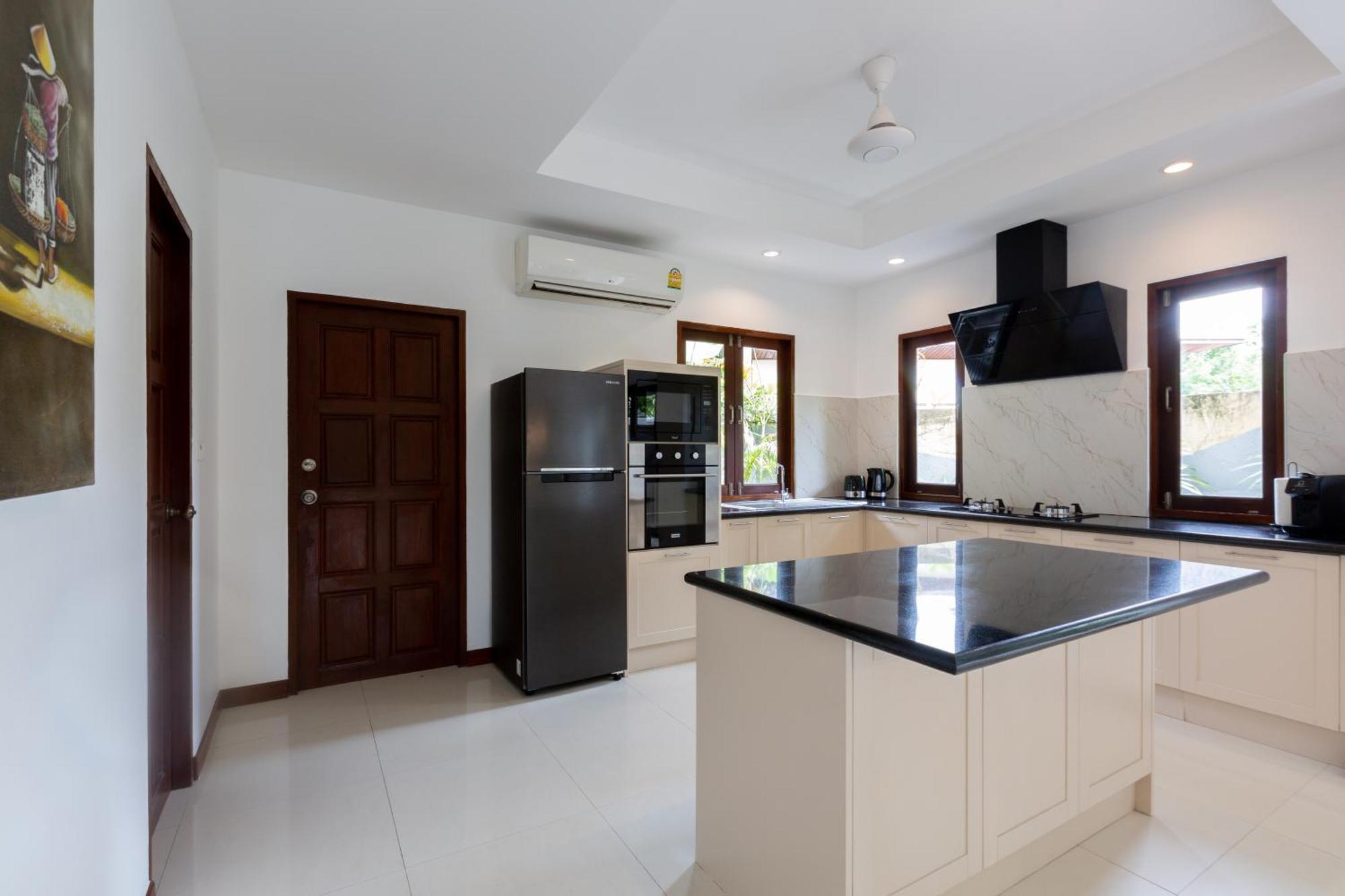 4 Secluded Private Villa *