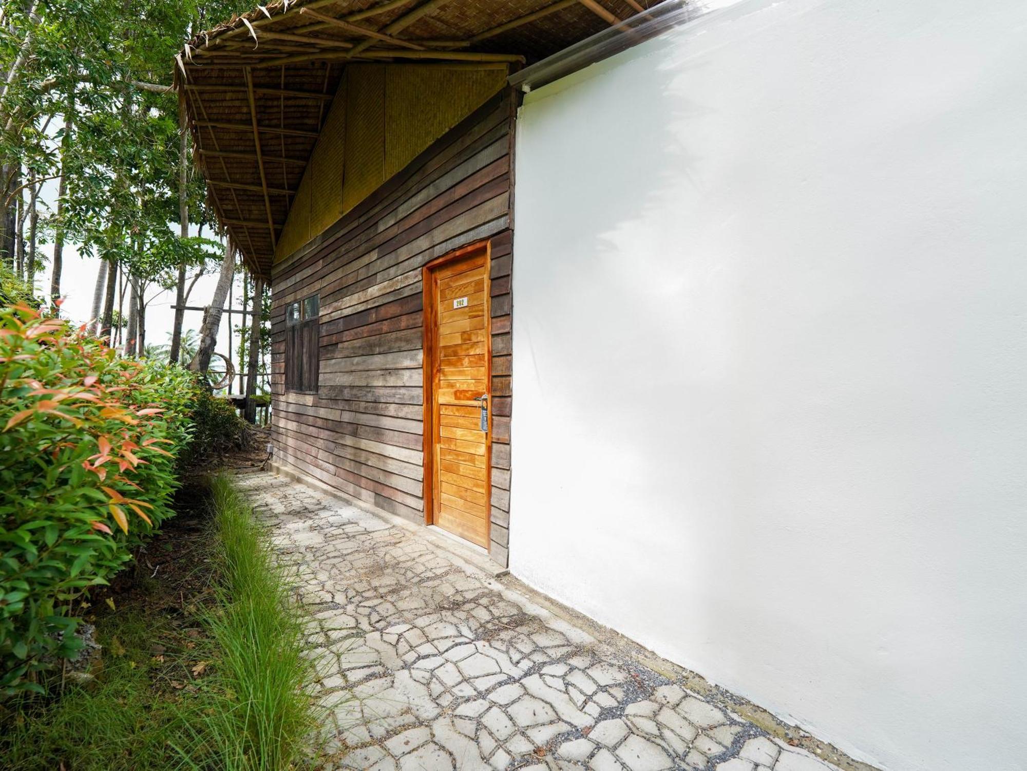 Roomquest Theva 4* Koh Samui