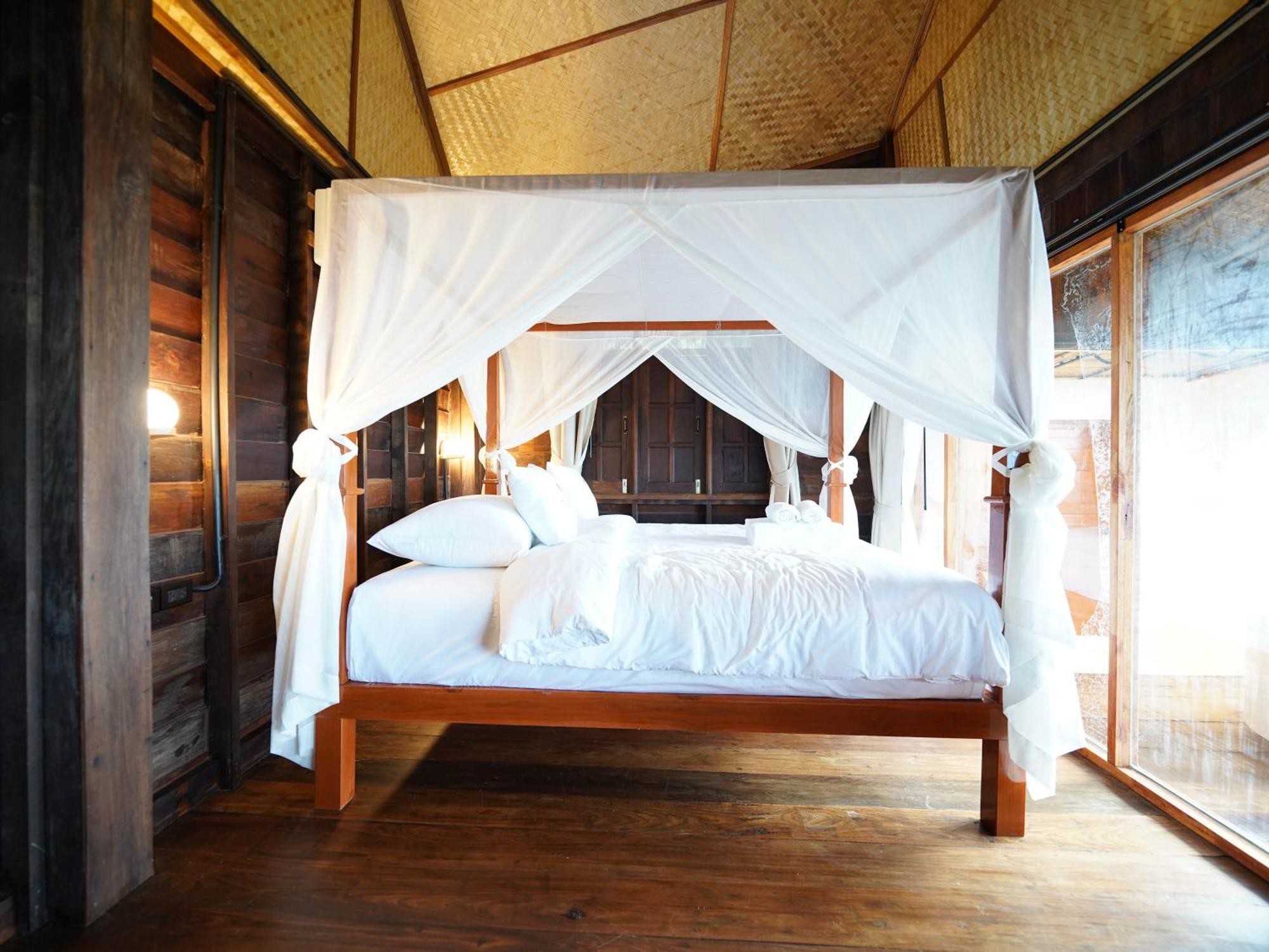 Roomquest Theva 4* Koh Samui