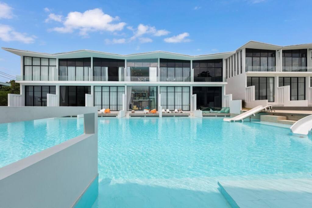 Holiday home Pool Access Spacious Townhouse And Kids Slide