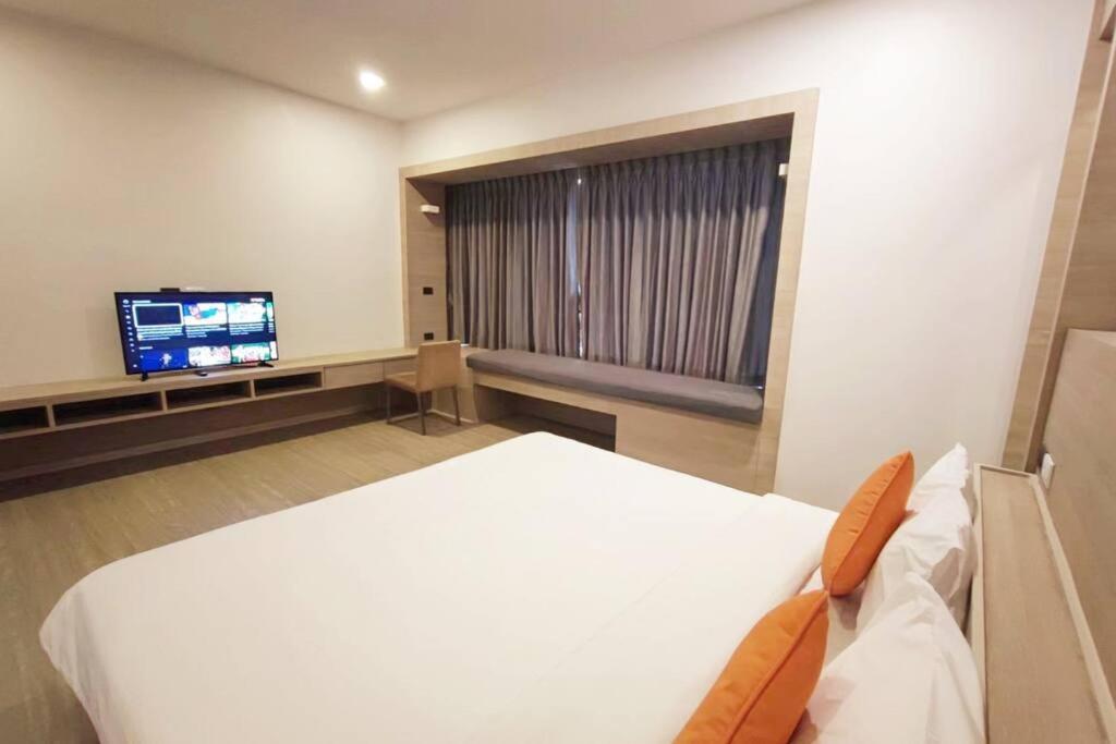 2 Bedroom Unique Indoor Pool Holiday home *