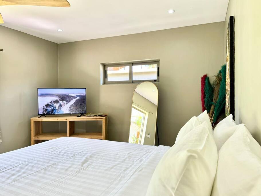 Lovely Villa, 2 Bedrooms & 1 Room, Villa