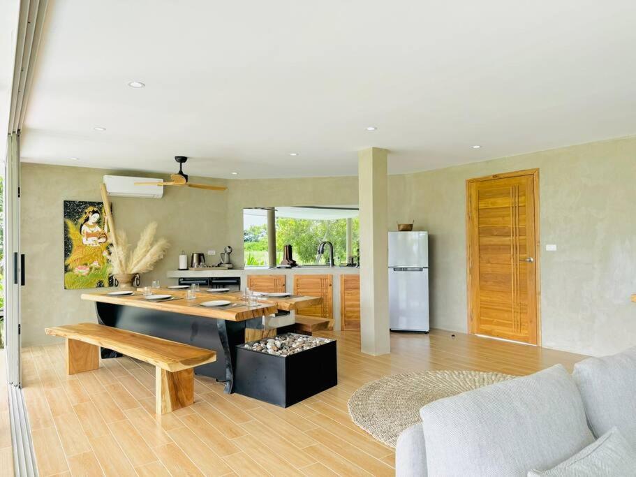 Lovely Villa, 2 Bedrooms & 1 Room, Villa *
