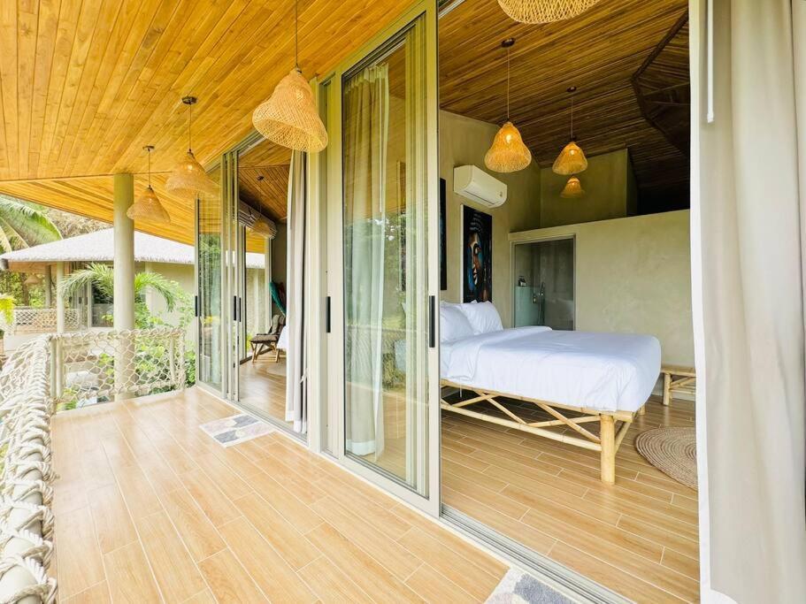 Lovely Villa, 2 Bedrooms & 1 Room, *