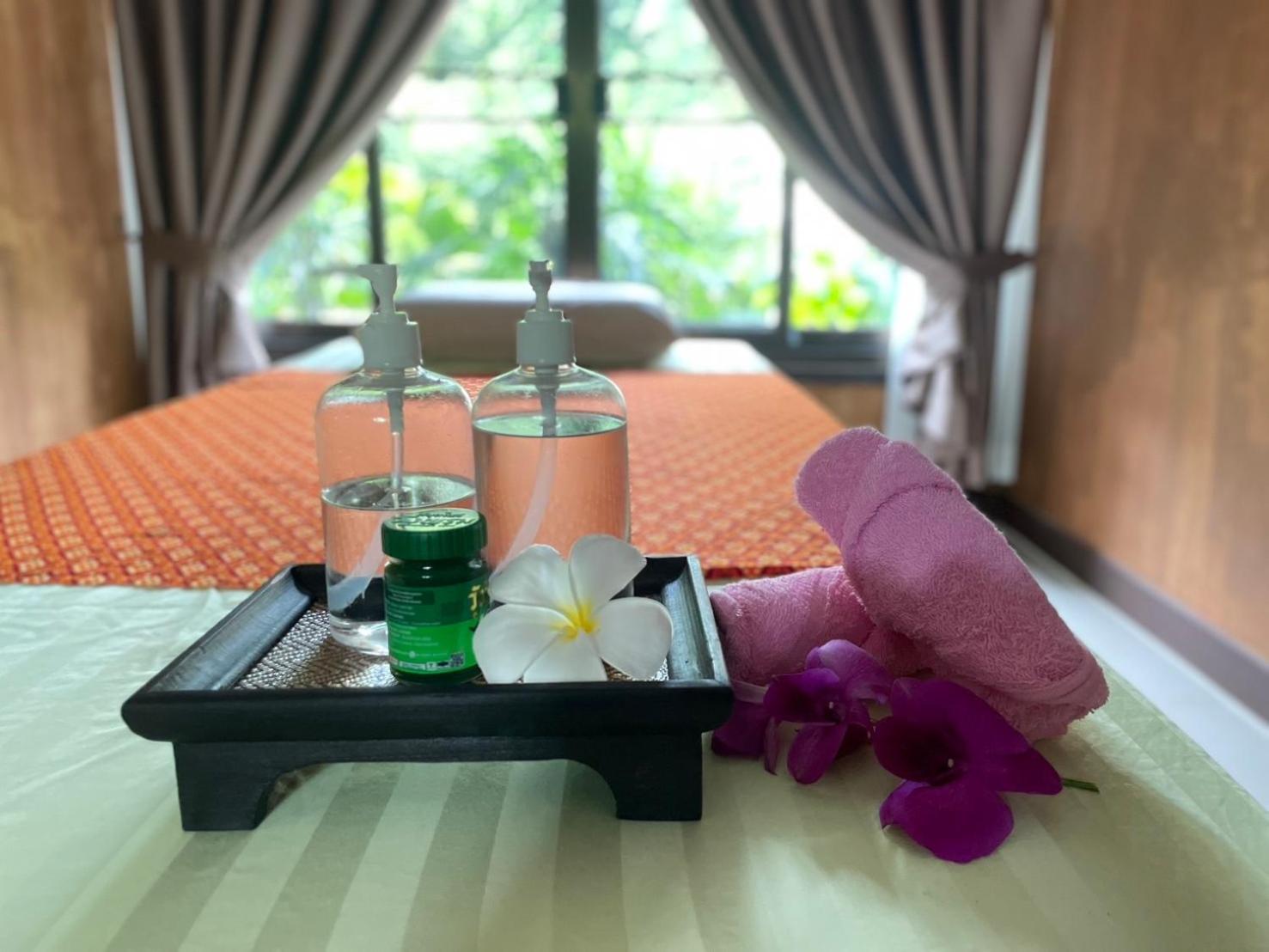Bang Po Hut Resort Ban Bang Po