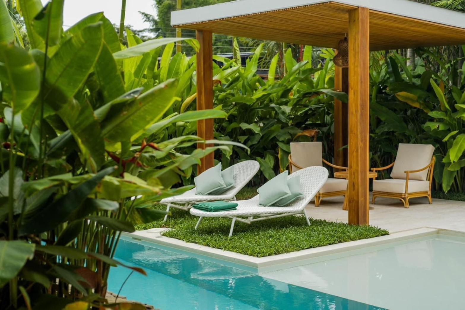Lek Nana Pool